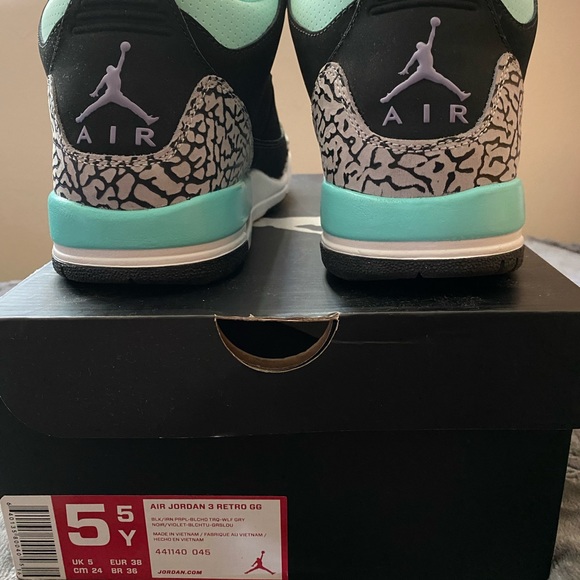 Air Jordan 3 Retro - Picture 3 of 10